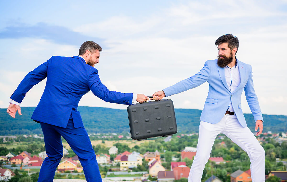 Slim-fitting suits remain fashionable in 2024 Slim-fitting suits remain fashionable in 2024
