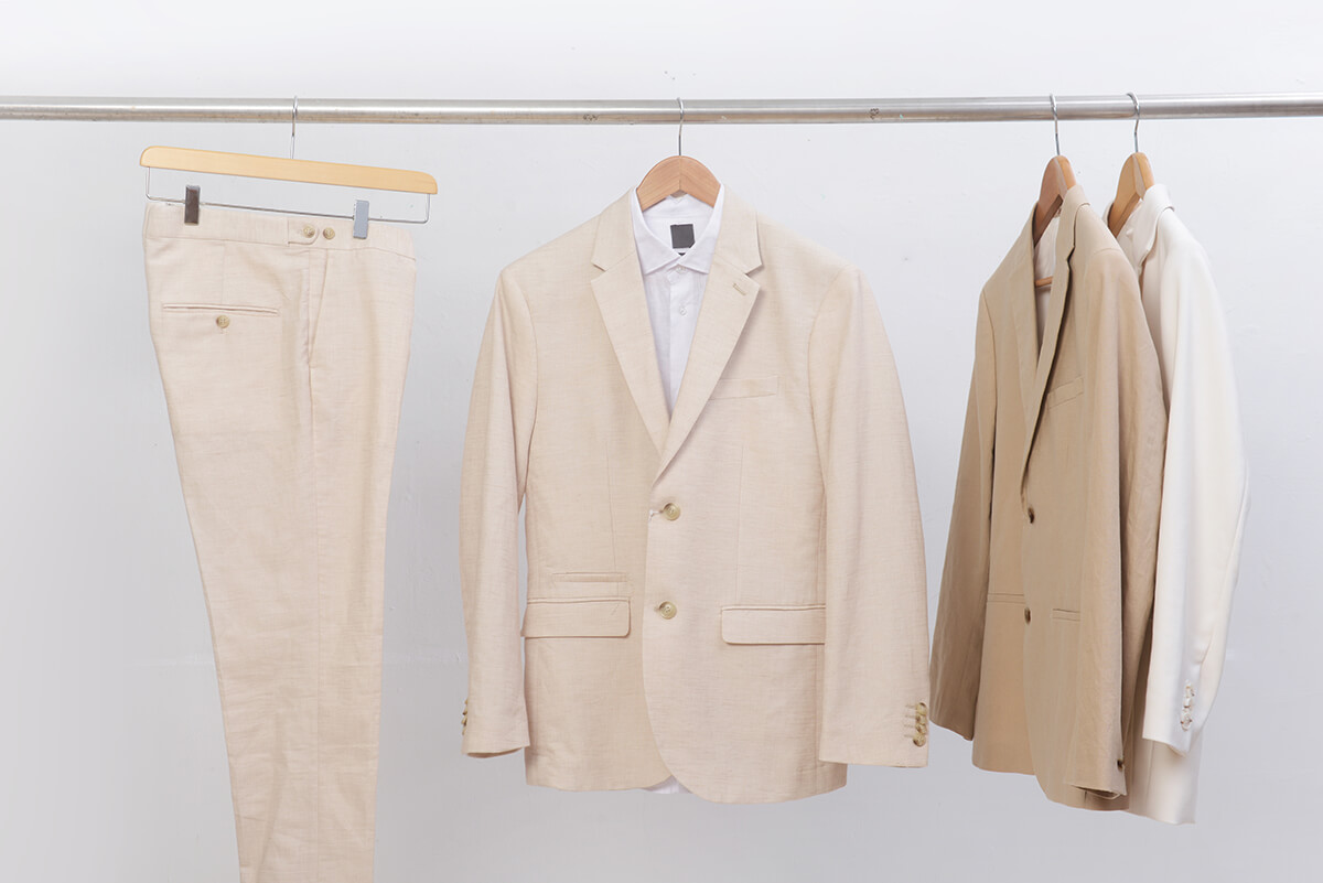 Deciding between a custom-made linen suit and an off-the-rack option boils down to budget, time, and fit preferences Deciding between a custom-made linen suit and an off-the-rack option boils down to budget, time, and fit preferences